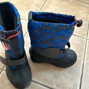 Snow boots for boys